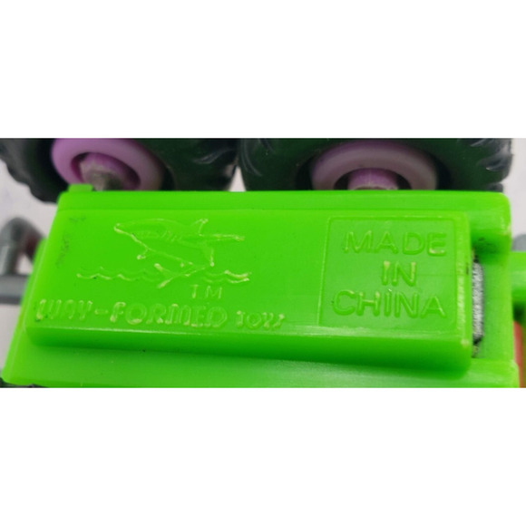 Way-Formed Toys Friction Jacked Up 4x4 Red Car and Green W/ Square Pattern Hood - Picture 7 of 7